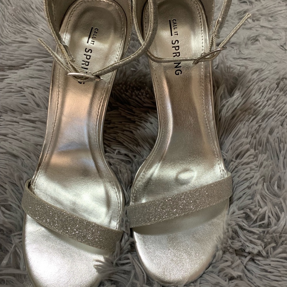 Shoes - Picture 2 of 4